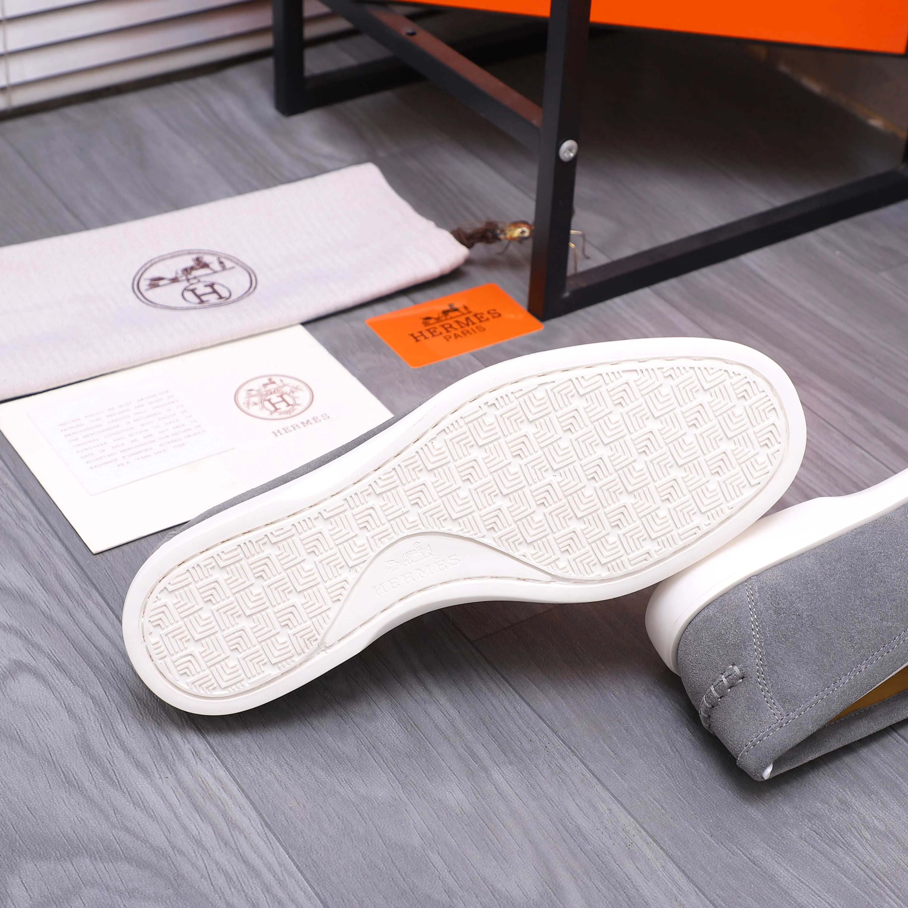 Men's shoes 💰p560 Product trademark: HERMES "Hermès" casual slip-on men's shoes. Regular size: 38-46 (45.46 is custom-made and non-refundable) Product materials: Selected frosted cowhide upper, cowhide lining, original foam rubber ultra-light sole